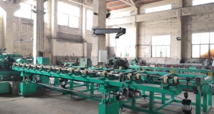 車精密細(xì)長(zhǎng)軸-中心架或跟刀架的使用